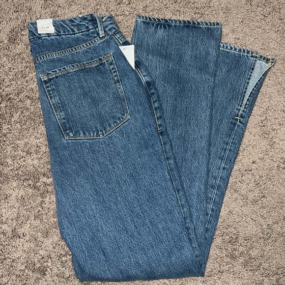 Good American Jeans - Picture 4 of 6